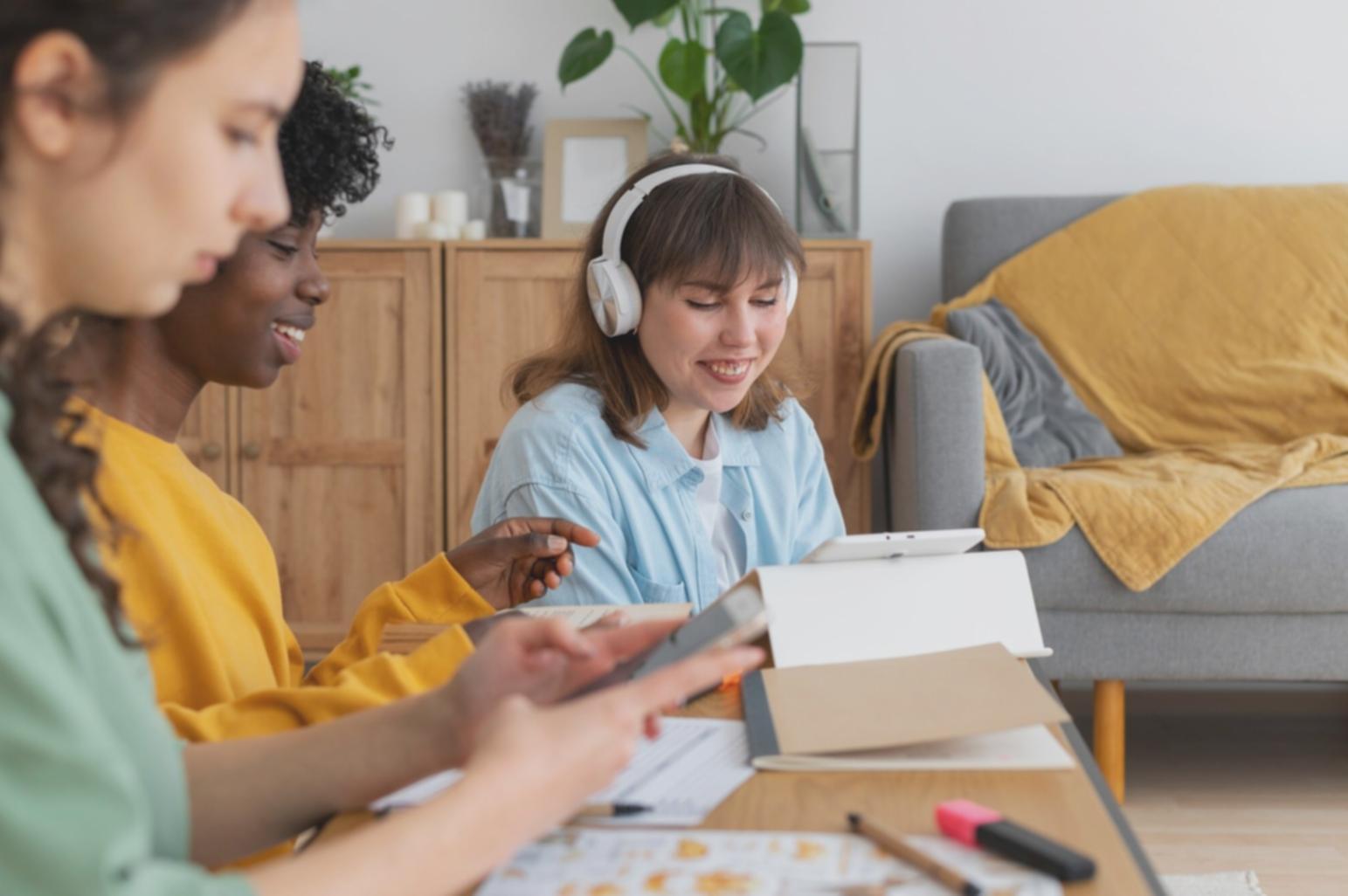 Equipo de cerlonavira trabajando durante la pandemia